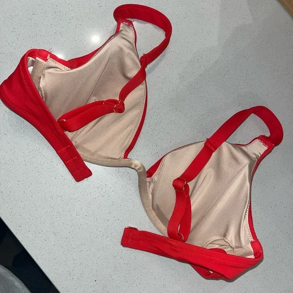 Red Bikini Top ❤️ - Picture 5 of 10